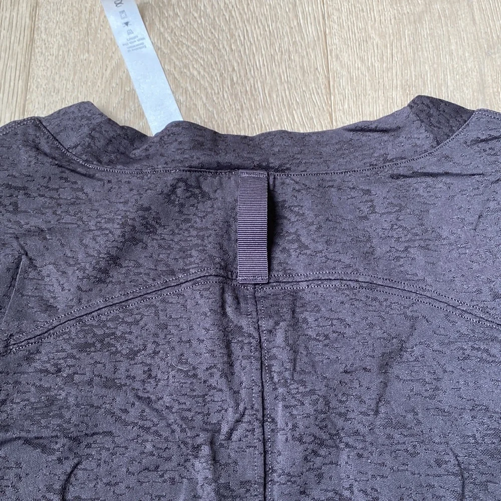 EUC Cropped train tank black granite size 4 lululemon